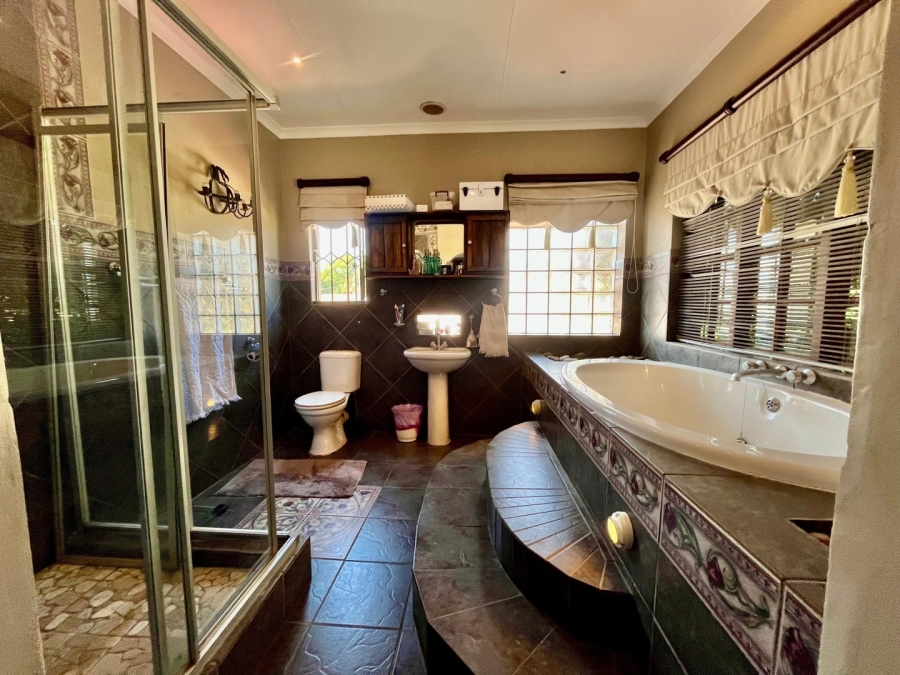 3 Bedroom Property for Sale in Safari Gardens North West